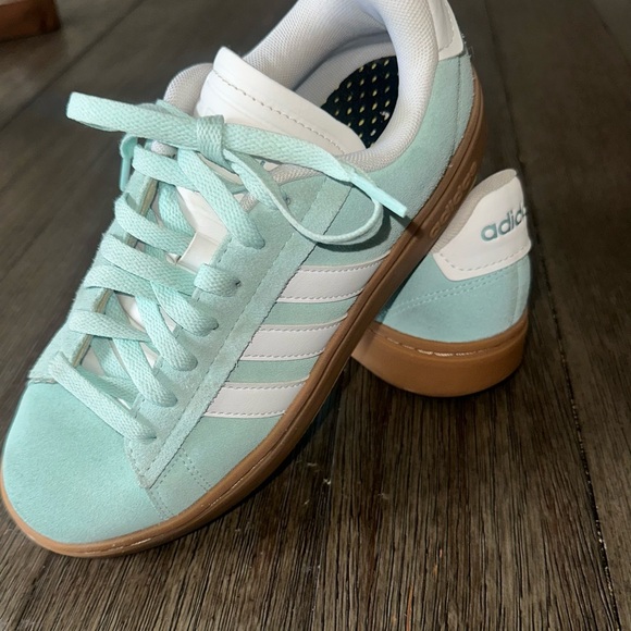 Adidas Pastel Green Trainers with White Accents - Picture 2 of 6